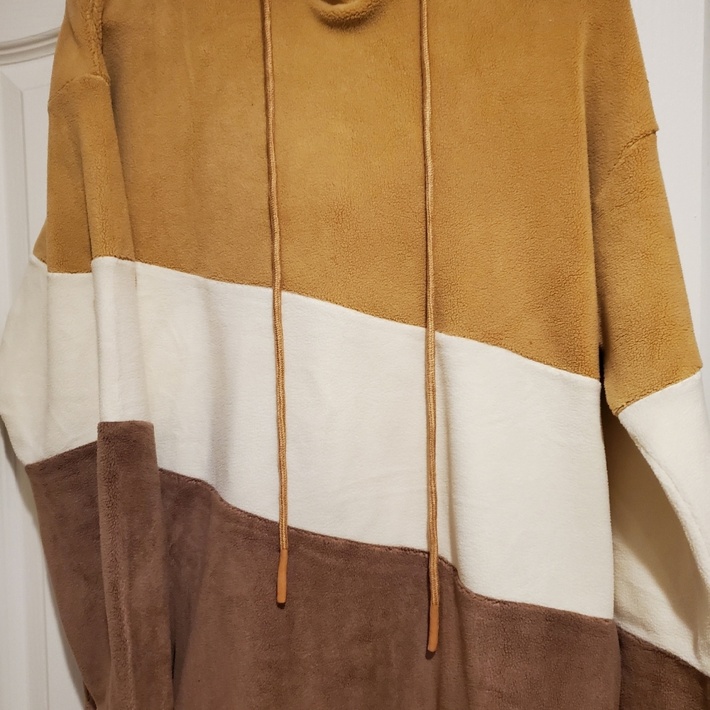 NWT Kori America Hoodie